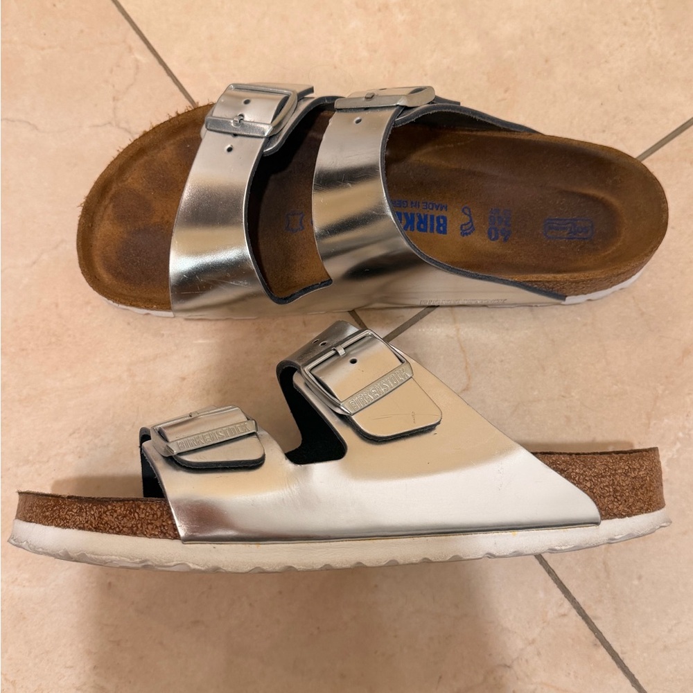 Arizona Soft Footbed birkenstocks in metallic silver size 40 - Picture 7 of 11
